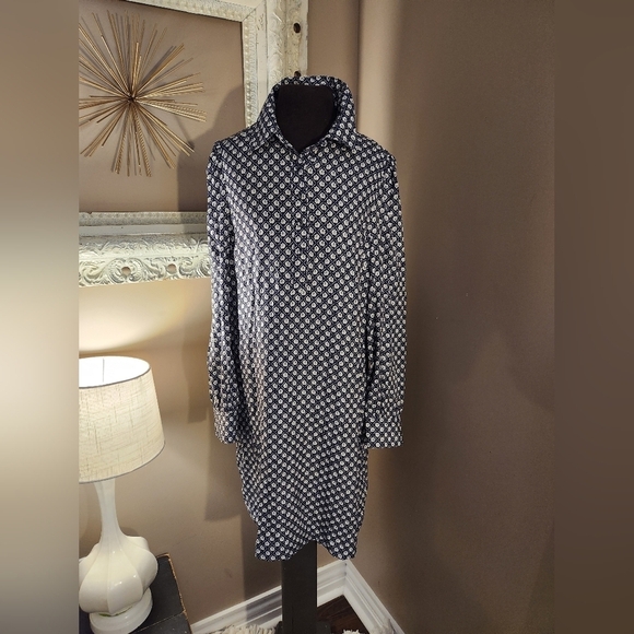 Vineyard Vines 55% Silk Dress Size Small BELT NOT INCLUDED - Picture 3 of 15